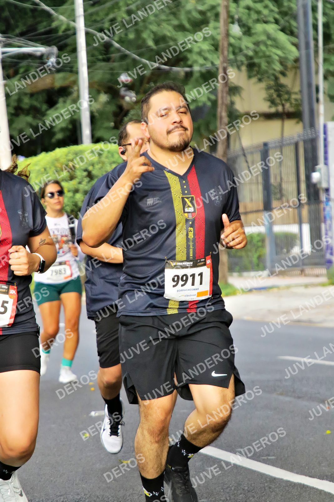 Foto de la X Carrera Leones Negros Red Cola 2026 en Rectoría General de la UdeG, Av. Juárez 976 (meta en Av. Enrique Díaz de León y Pedro Moreno), Guadalajara a las 08:16 · dorsal 9911