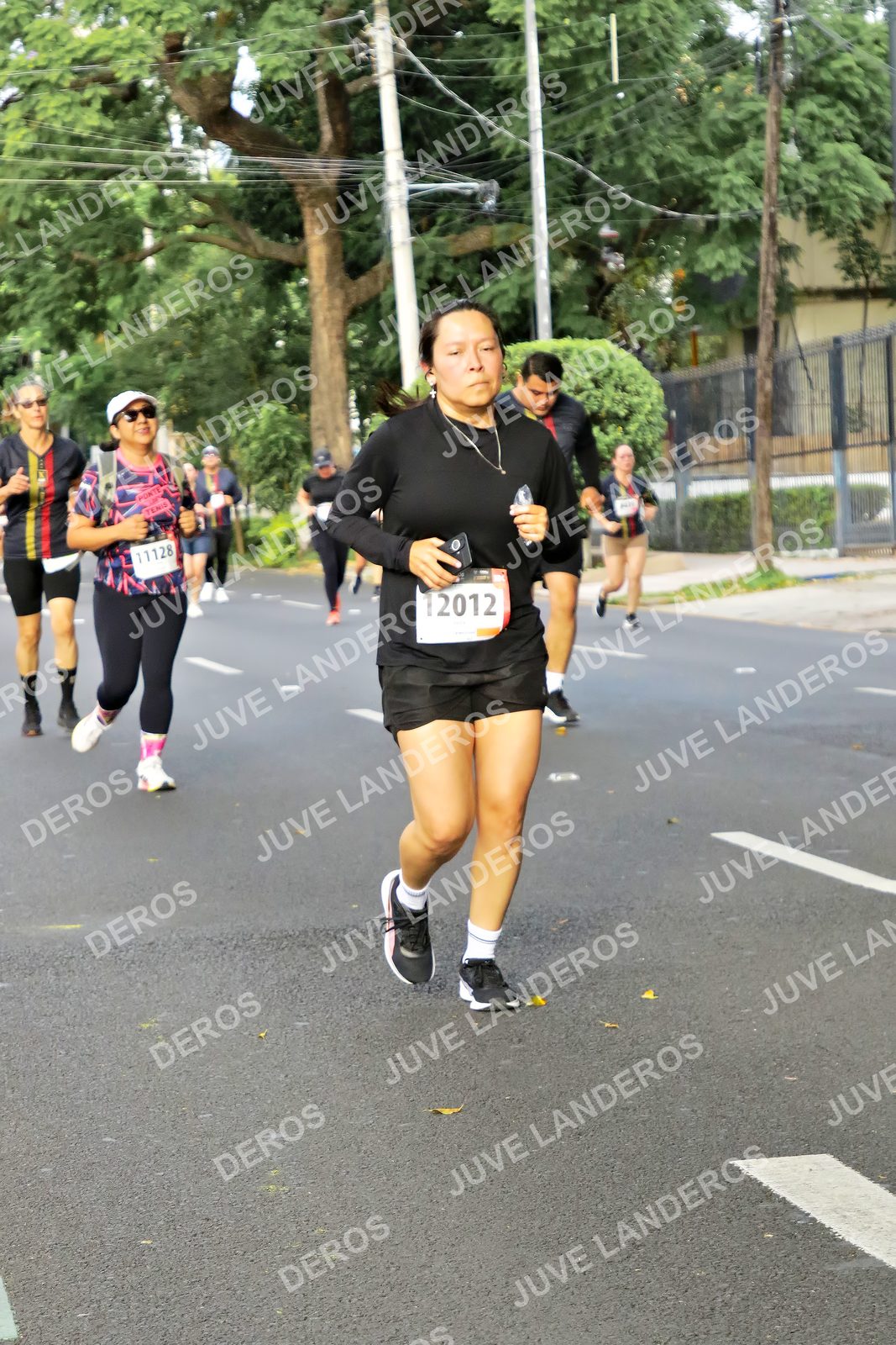 Foto de la X Carrera Leones Negros Red Cola 2026 en Rectoría General de la UdeG, Av. Juárez 976 (meta en Av. Enrique Díaz de León y Pedro Moreno), Guadalajara a las 08:08 · dorsal 12012, 11128