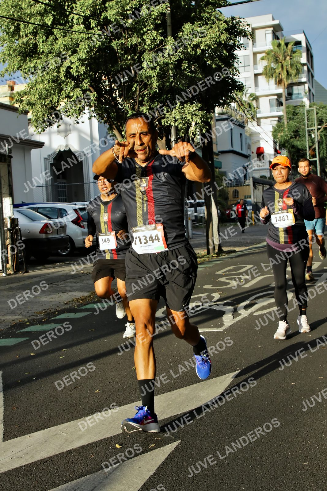 Foto de la X Carrera Leones Negros Red Cola 2026 en Rectoría General de la UdeG, Av. Juárez 976 (meta en Av. Enrique Díaz de León y Pedro Moreno), Guadalajara a las 07:43 · dorsal 349, 71344, 1461