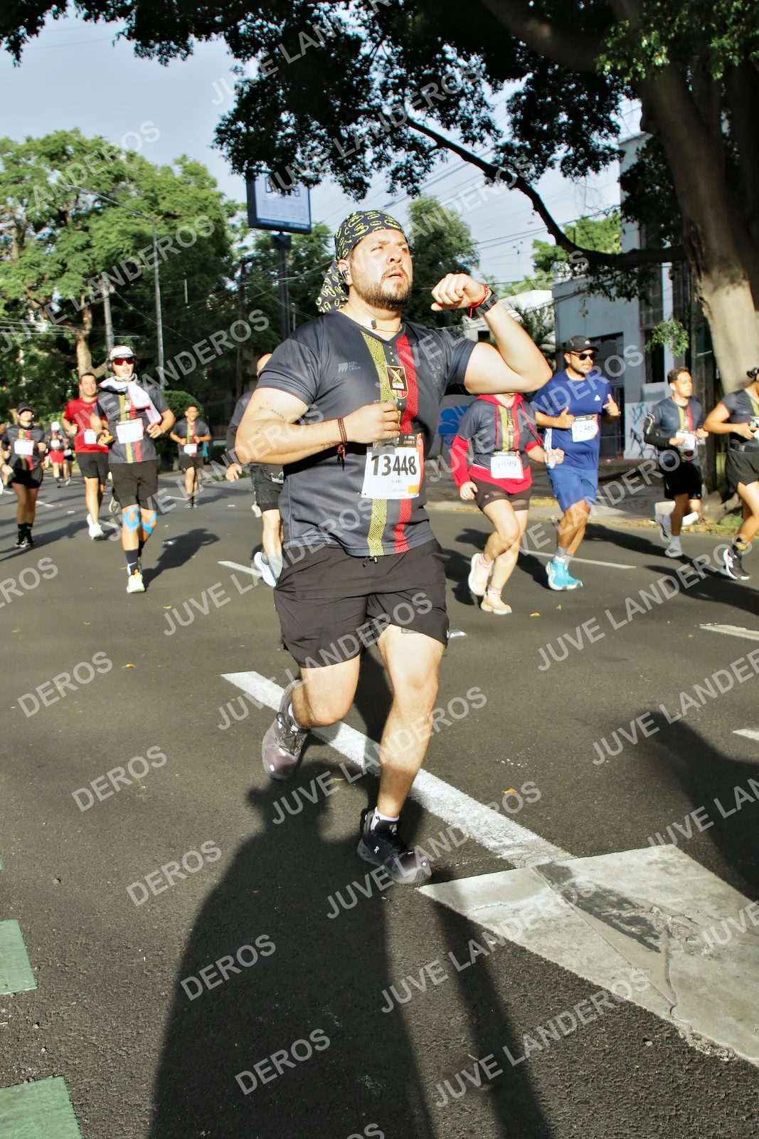 Foto de la X Carrera Leones Negros Red Cola 2026 en Rectoría General de la UdeG, Av. Juárez 976 (meta en Av. Enrique Díaz de León y Pedro Moreno), Guadalajara a las 08:00 · dorsal 13448