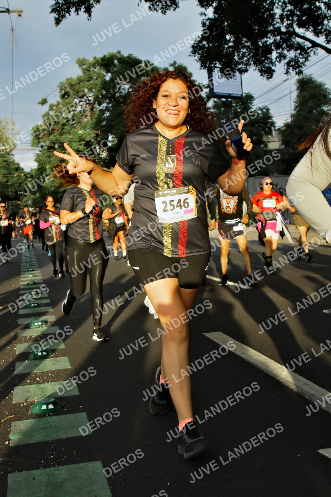 Foto de la X Carrera Leones Negros Red Cola 2026 en Rectoría General de la UdeG, Av. Juárez 976 (meta en Av. Enrique Díaz de León y Pedro Moreno), Guadalajara a las 07:24 · dorsal 2546, 1757