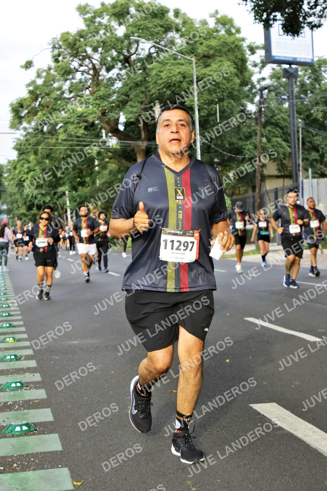 Foto de la X Carrera Leones Negros Red Cola 2026 en Rectoría General de la UdeG, Av. Juárez 976 (meta en Av. Enrique Díaz de León y Pedro Moreno), Guadalajara a las 08:07 · dorsal 11297