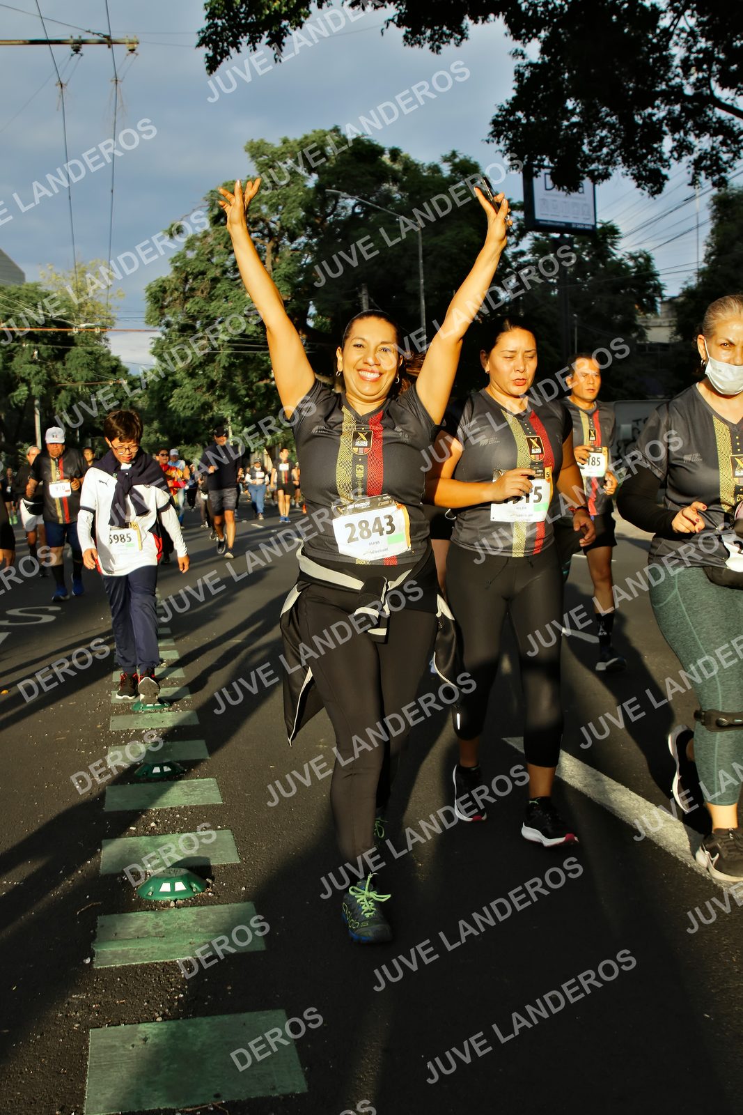 Foto de la X Carrera Leones Negros Red Cola 2026 en Rectoría General de la UdeG, Av. Juárez 976 (meta en Av. Enrique Díaz de León y Pedro Moreno), Guadalajara a las 07:28 · dorsal 2843