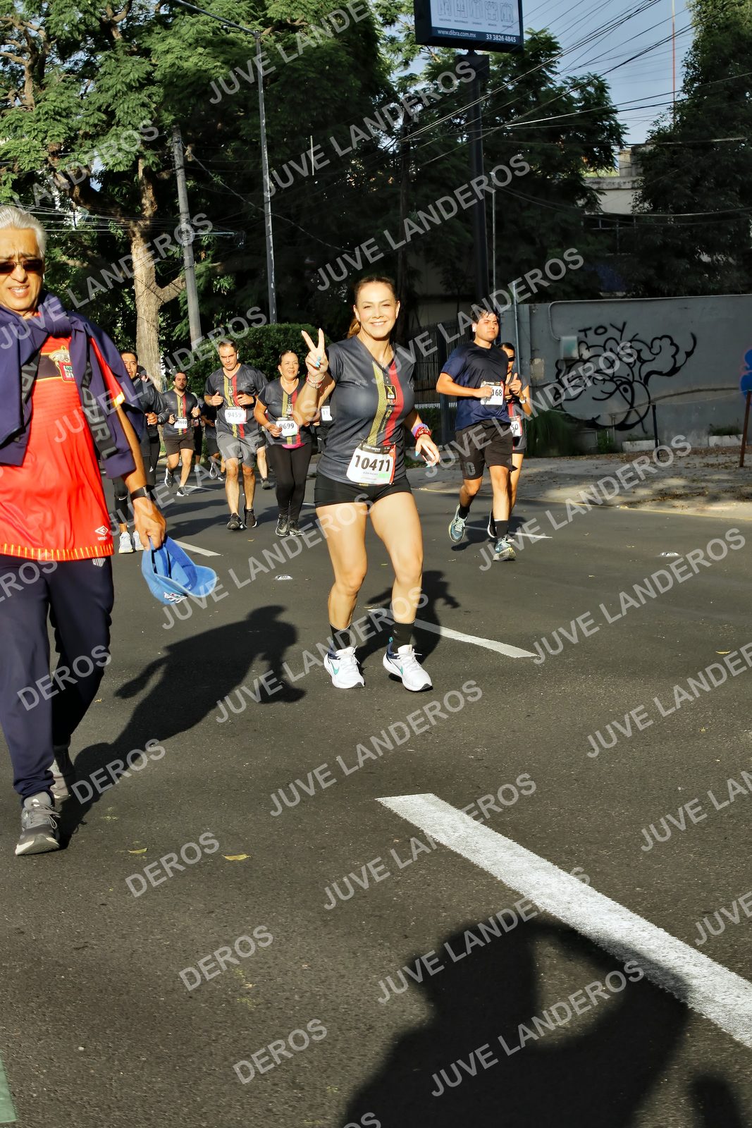 Foto de la X Carrera Leones Negros Red Cola 2026 en Rectoría General de la UdeG, Av. Juárez 976 (meta en Av. Enrique Díaz de León y Pedro Moreno), Guadalajara a las 07:55 · dorsal 10411, 699
