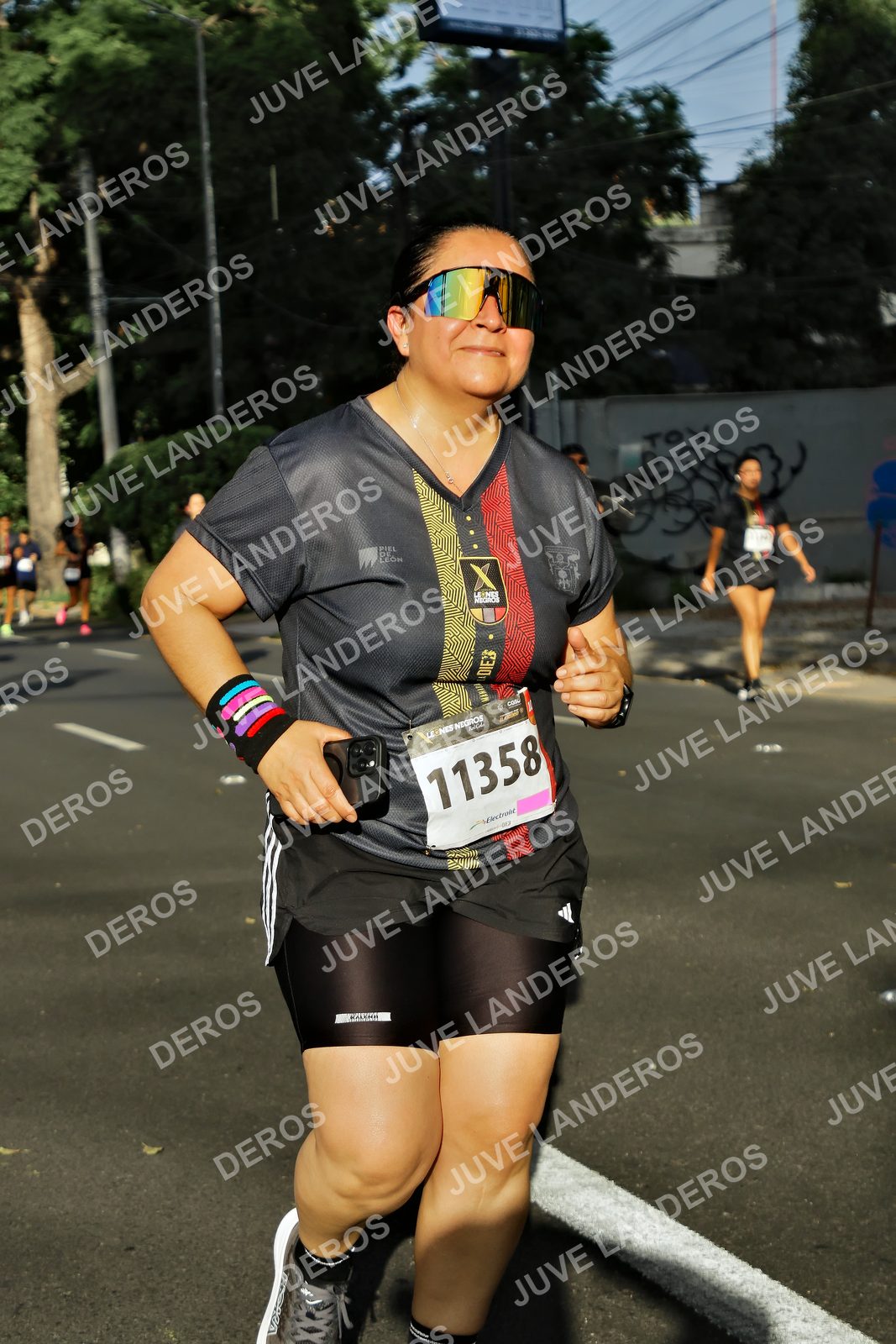 Foto de la X Carrera Leones Negros Red Cola 2026 en Rectoría General de la UdeG, Av. Juárez 976 (meta en Av. Enrique Díaz de León y Pedro Moreno), Guadalajara a las 07:52 · dorsal 11358