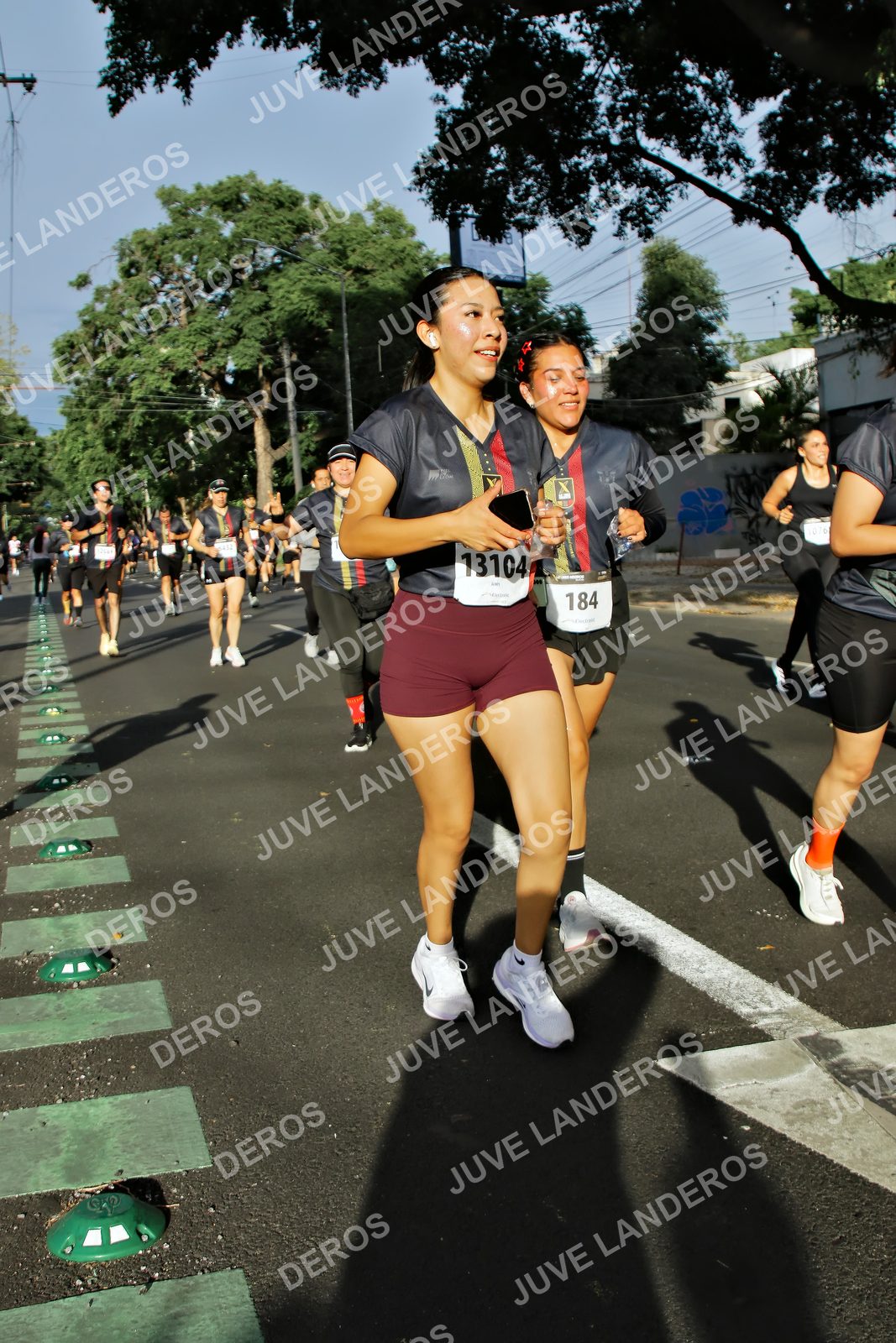 Foto de la X Carrera Leones Negros Red Cola 2026 en Rectoría General de la UdeG, Av. Juárez 976 (meta en Av. Enrique Díaz de León y Pedro Moreno), Guadalajara a las 07:59 · dorsal 13104, 184