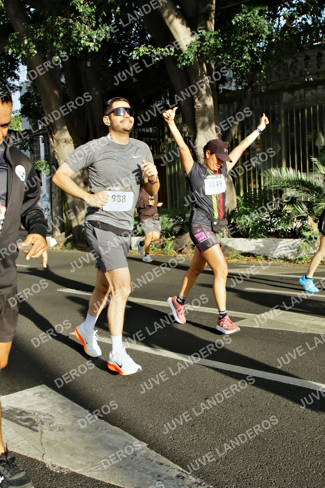 Foto de la X Carrera Leones Negros Red Cola 2026 en Rectoría General de la UdeG, Av. Juárez 976 (meta en Av. Enrique Díaz de León y Pedro Moreno), Guadalajara a las 07:55 · dorsal 988, 3149