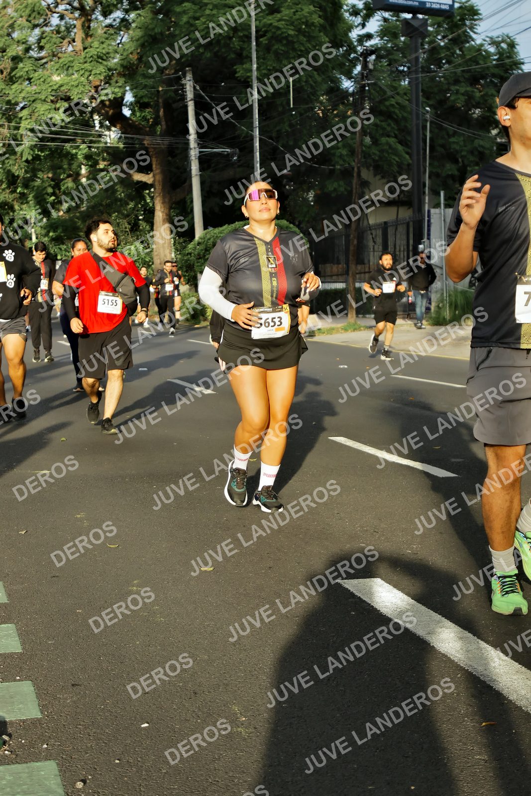 Foto de la X Carrera Leones Negros Red Cola 2026 en Rectoría General de la UdeG, Av. Juárez 976 (meta en Av. Enrique Díaz de León y Pedro Moreno), Guadalajara a las 07:35 · dorsal 653, 5155