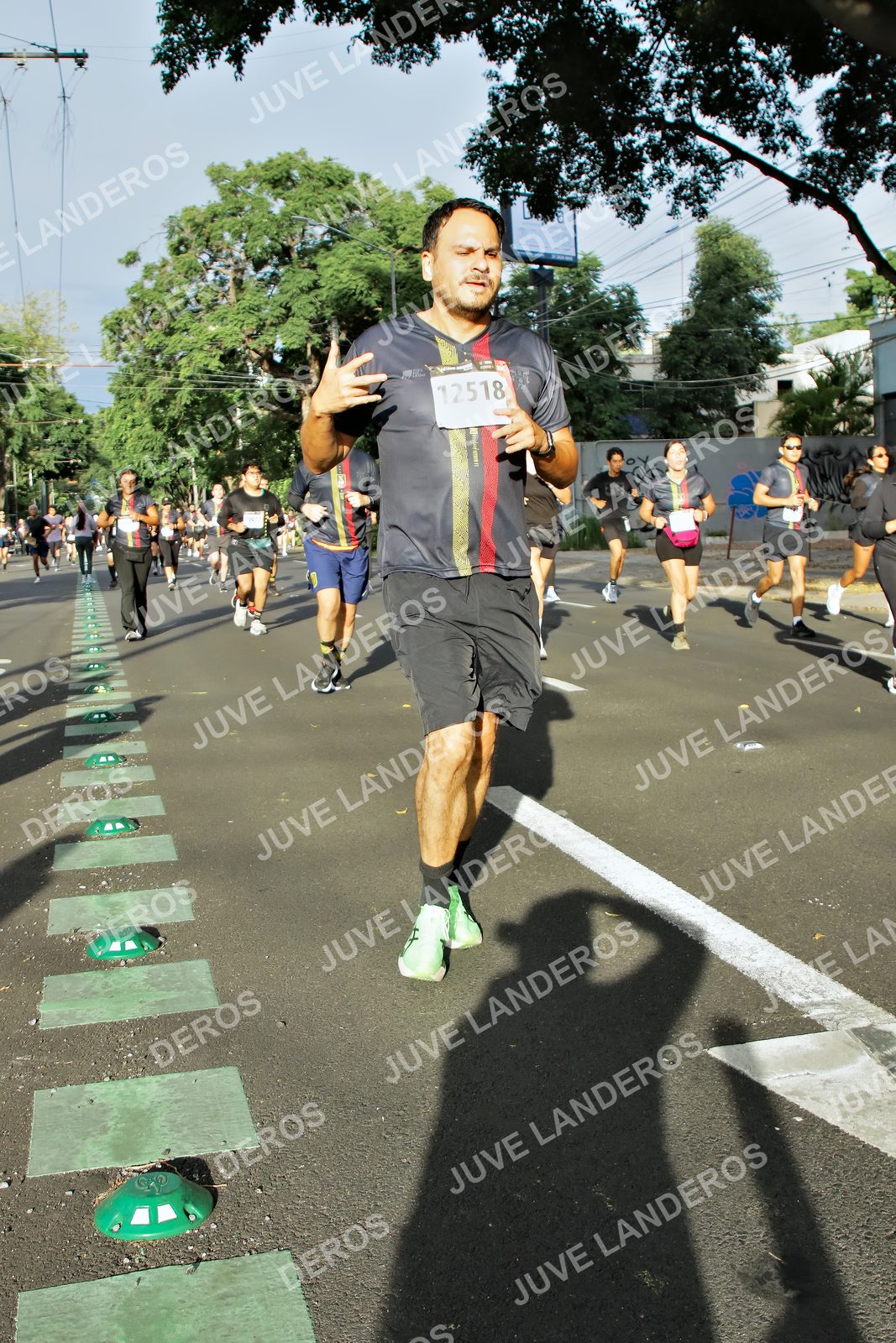 Foto de la X Carrera Leones Negros Red Cola 2026 en Rectoría General de la UdeG, Av. Juárez 976 (meta en Av. Enrique Díaz de León y Pedro Moreno), Guadalajara a las 07:59 · dorsal 12518