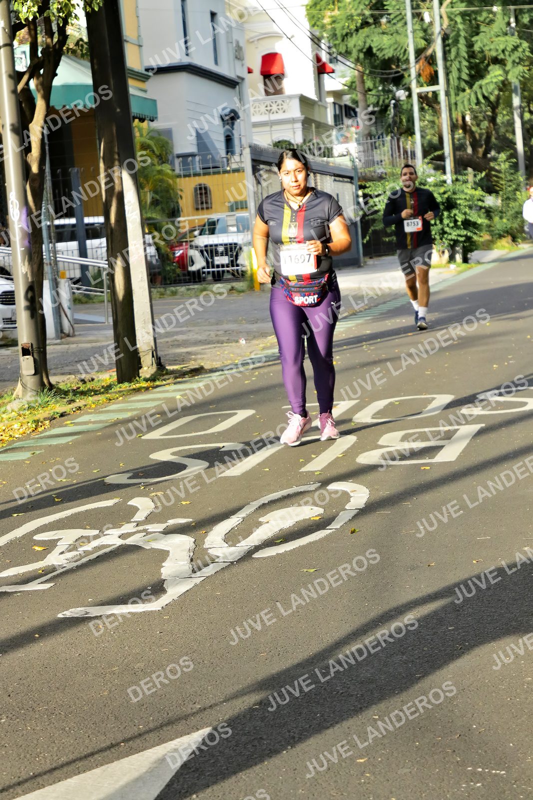 Foto de la X Carrera Leones Negros Red Cola 2026 en Rectoría General de la UdeG, Av. Juárez 976 (meta en Av. Enrique Díaz de León y Pedro Moreno), Guadalajara a las 08:00 · dorsal 8753