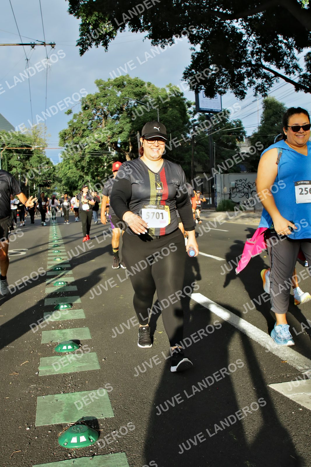 Foto de la X Carrera Leones Negros Red Cola 2026 en Rectoría General de la UdeG, Av. Juárez 976 (meta en Av. Enrique Díaz de León y Pedro Moreno), Guadalajara a las 07:43 · dorsal 5701, 25