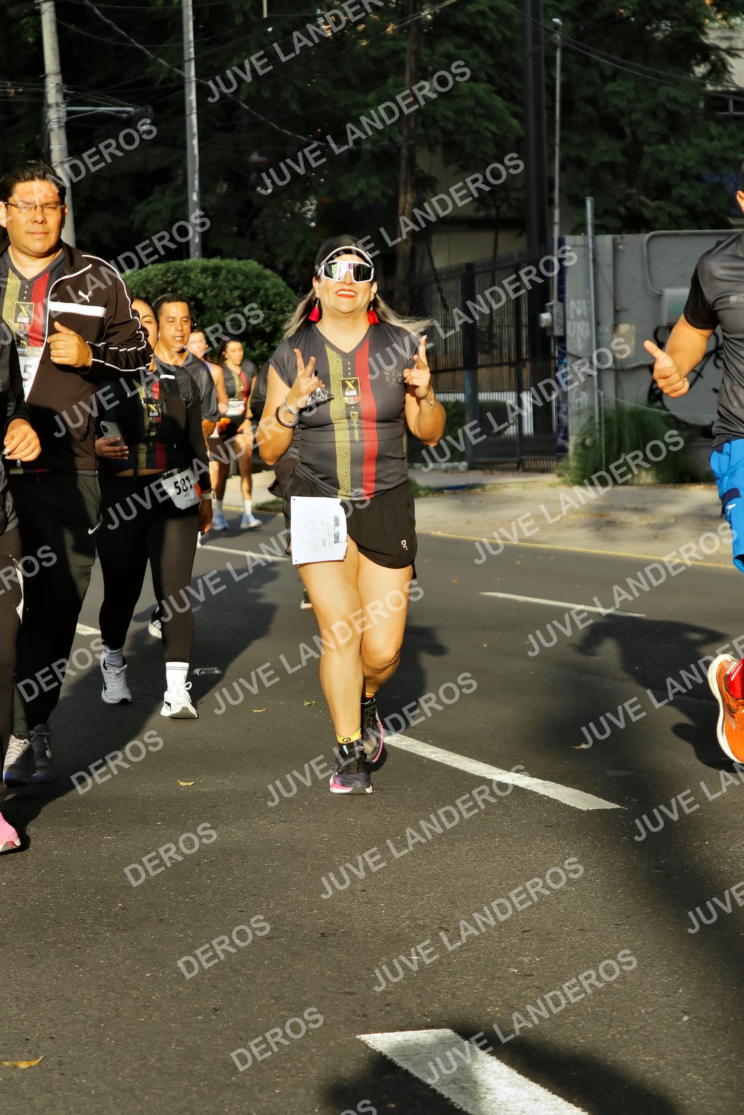 Foto de la X Carrera Leones Negros Red Cola 2026 en Rectoría General de la UdeG, Av. Juárez 976 (meta en Av. Enrique Díaz de León y Pedro Moreno), Guadalajara a las 07:39 · dorsal 581