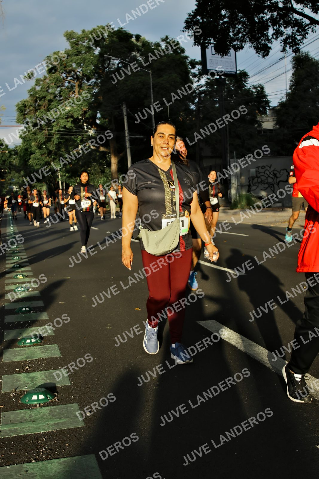 Foto de la X Carrera Leones Negros Red Cola 2026 en Rectoría General de la UdeG, Av. Juárez 976 (meta en Av. Enrique Díaz de León y Pedro Moreno), Guadalajara a las 07:29 · dorsal 5318