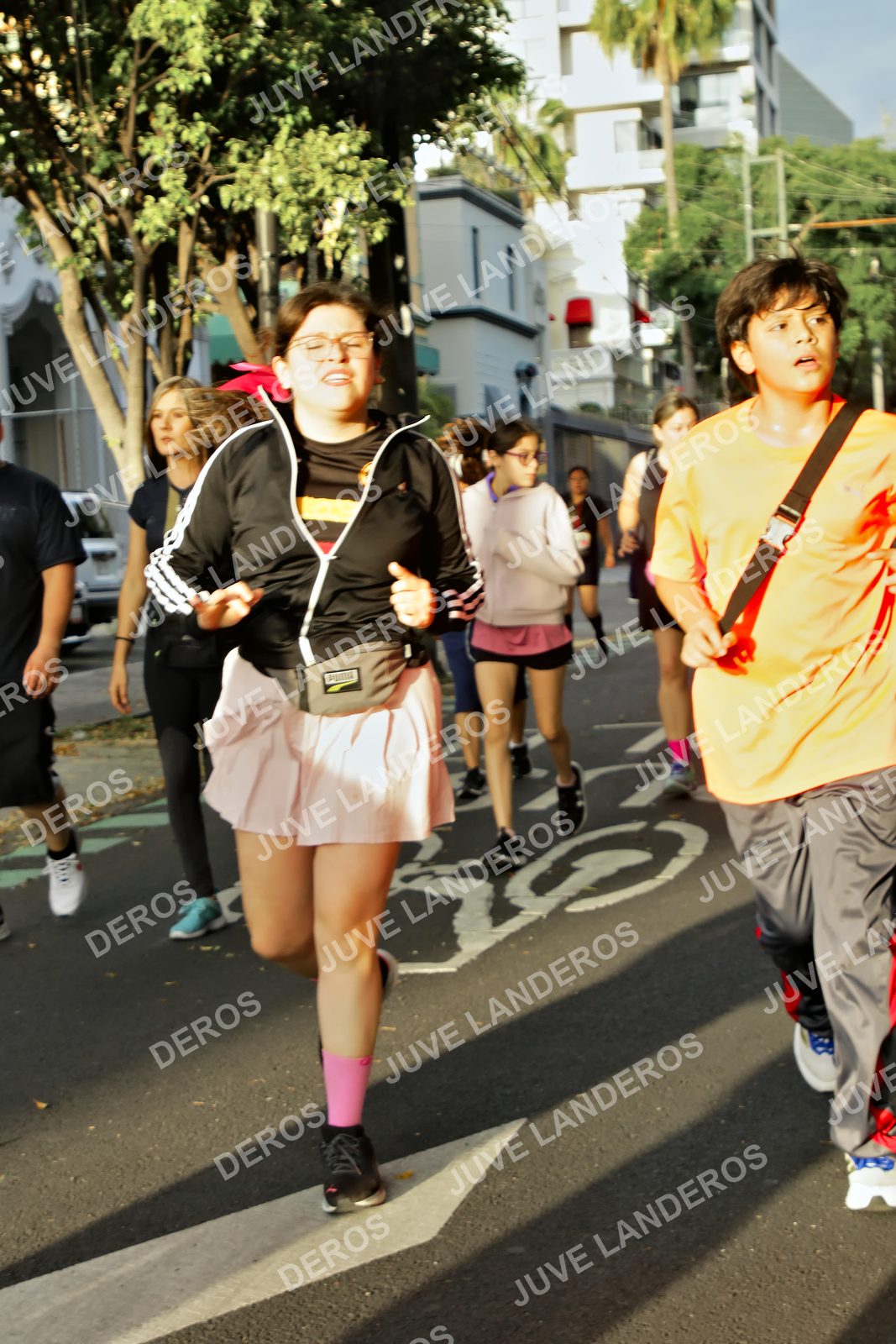 Foto de la X Carrera Leones Negros Red Cola 2026 en Rectoría General de la UdeG, Av. Juárez 976 (meta en Av. Enrique Díaz de León y Pedro Moreno), Guadalajara a las 07:30