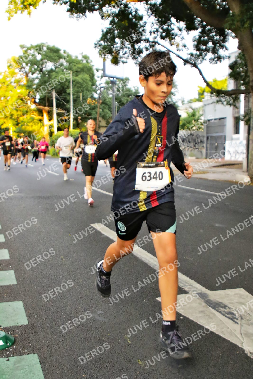 Foto de la X Carrera Leones Negros Red Cola 2026 en Rectoría General de la UdeG, Av. Juárez 976 (meta en Av. Enrique Díaz de León y Pedro Moreno), Guadalajara a las 05:03 · dorsal 6340