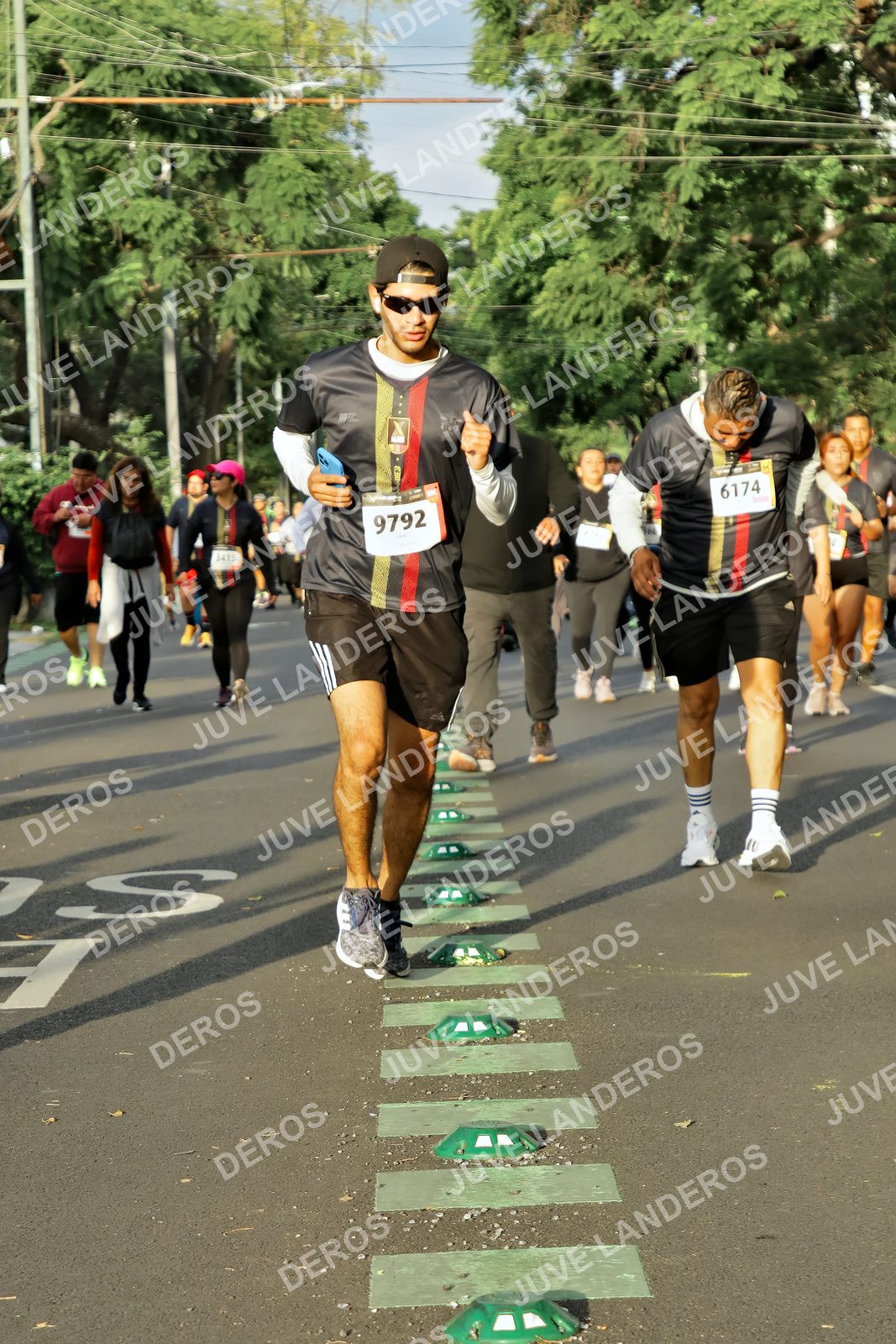Foto de la X Carrera Leones Negros Red Cola 2026 en Rectoría General de la UdeG, Av. Juárez 976 (meta en Av. Enrique Díaz de León y Pedro Moreno), Guadalajara a las 07:35 · dorsal 9792, 6174