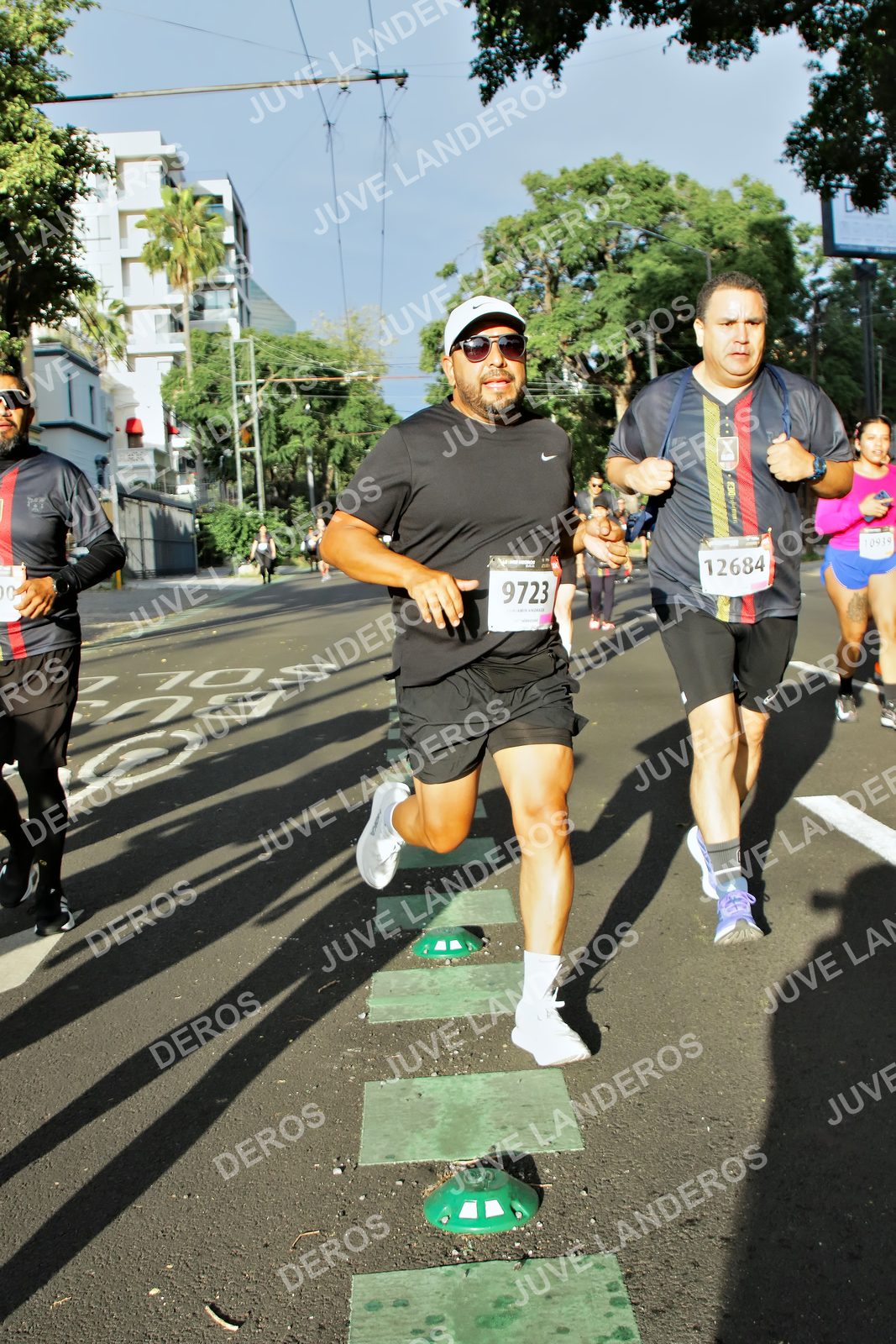 Foto de la X Carrera Leones Negros Red Cola 2026 en Rectoría General de la UdeG, Av. Juárez 976 (meta en Av. Enrique Díaz de León y Pedro Moreno), Guadalajara a las 07:52 · dorsal 9723, 12684