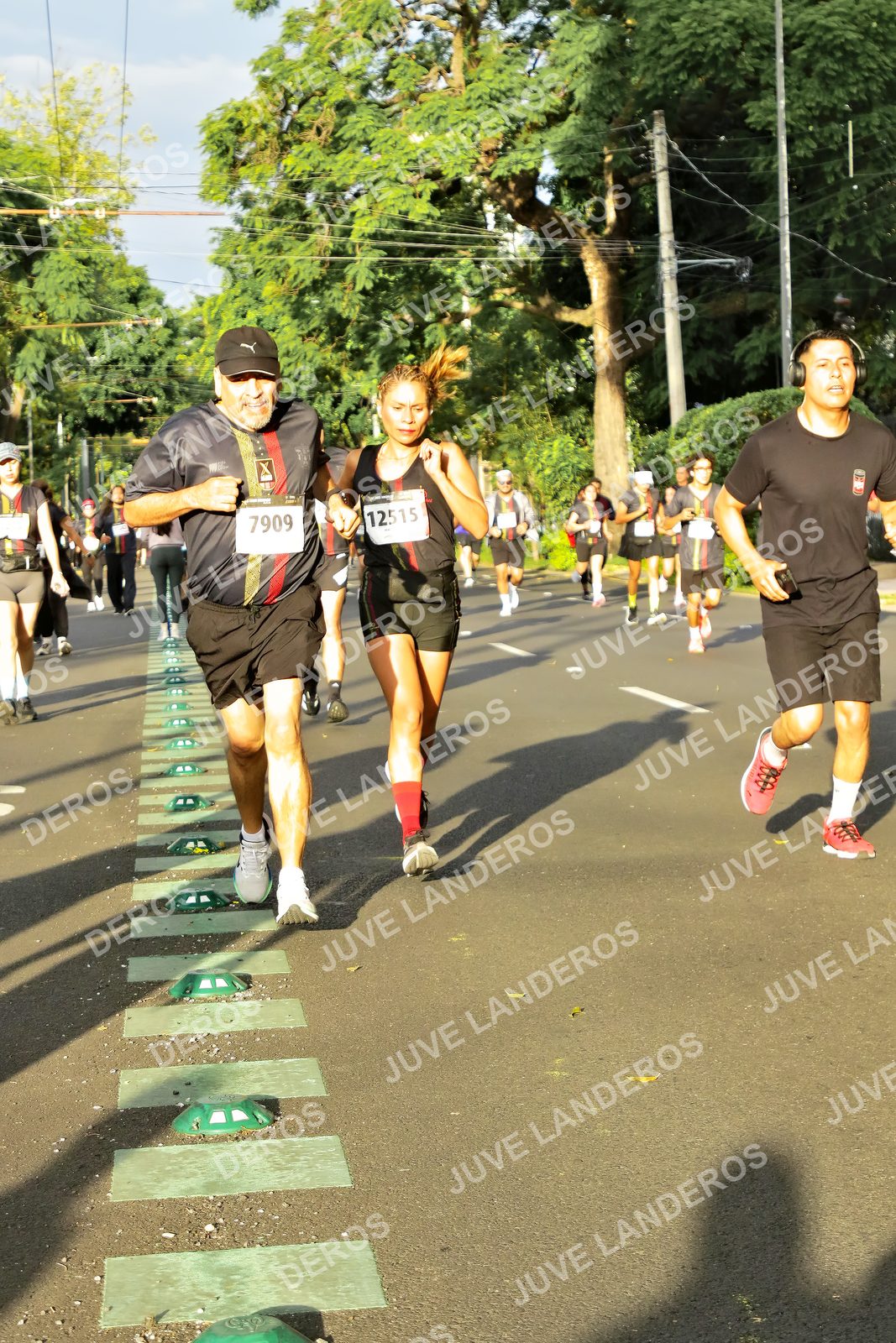 Foto de la X Carrera Leones Negros Red Cola 2026 en Rectoría General de la UdeG, Av. Juárez 976 (meta en Av. Enrique Díaz de León y Pedro Moreno), Guadalajara a las 07:40 · dorsal 7909, 12515