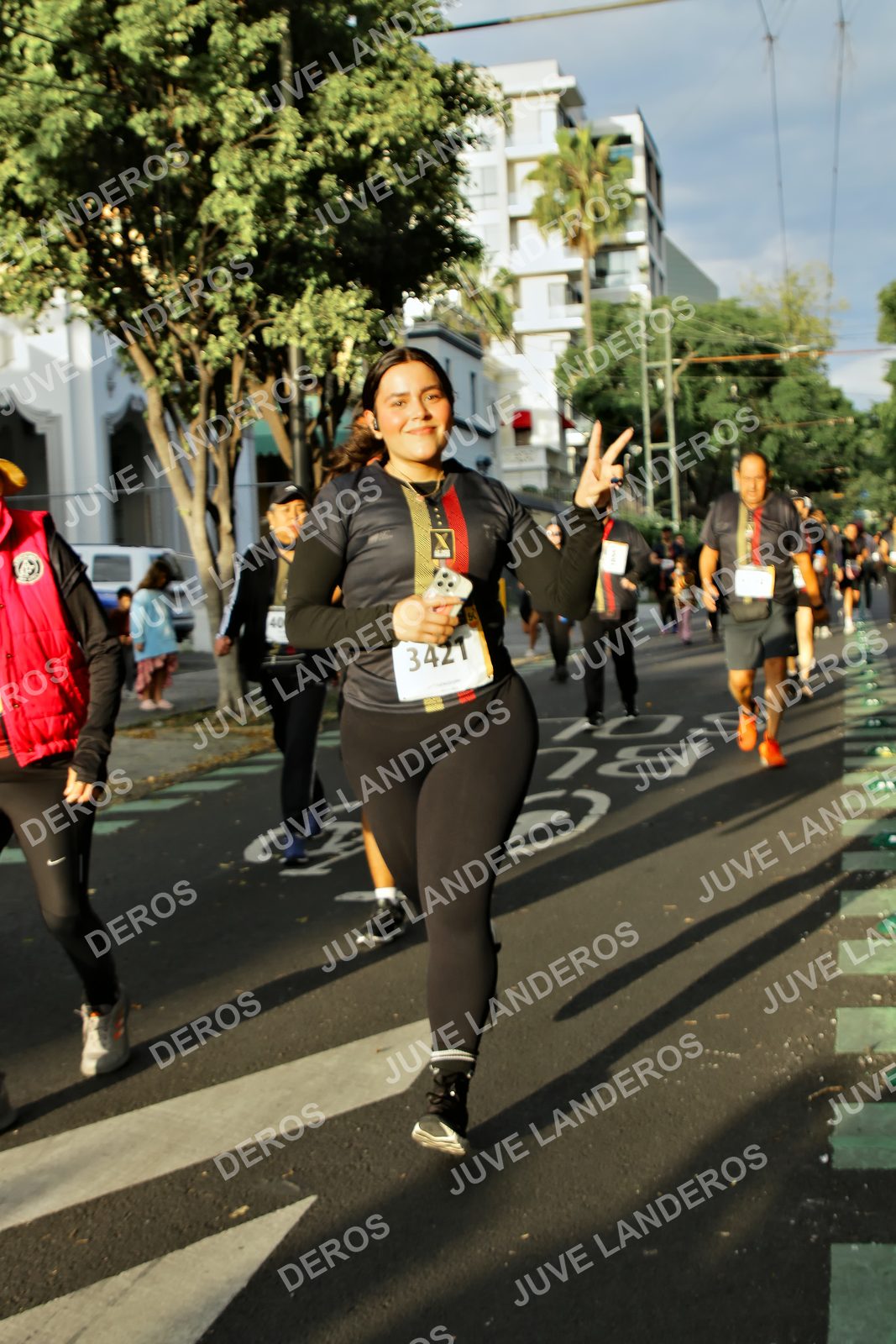 Foto de la X Carrera Leones Negros Red Cola 2026 en Rectoría General de la UdeG, Av. Juárez 976 (meta en Av. Enrique Díaz de León y Pedro Moreno), Guadalajara a las 07:31 · dorsal 3421, 40