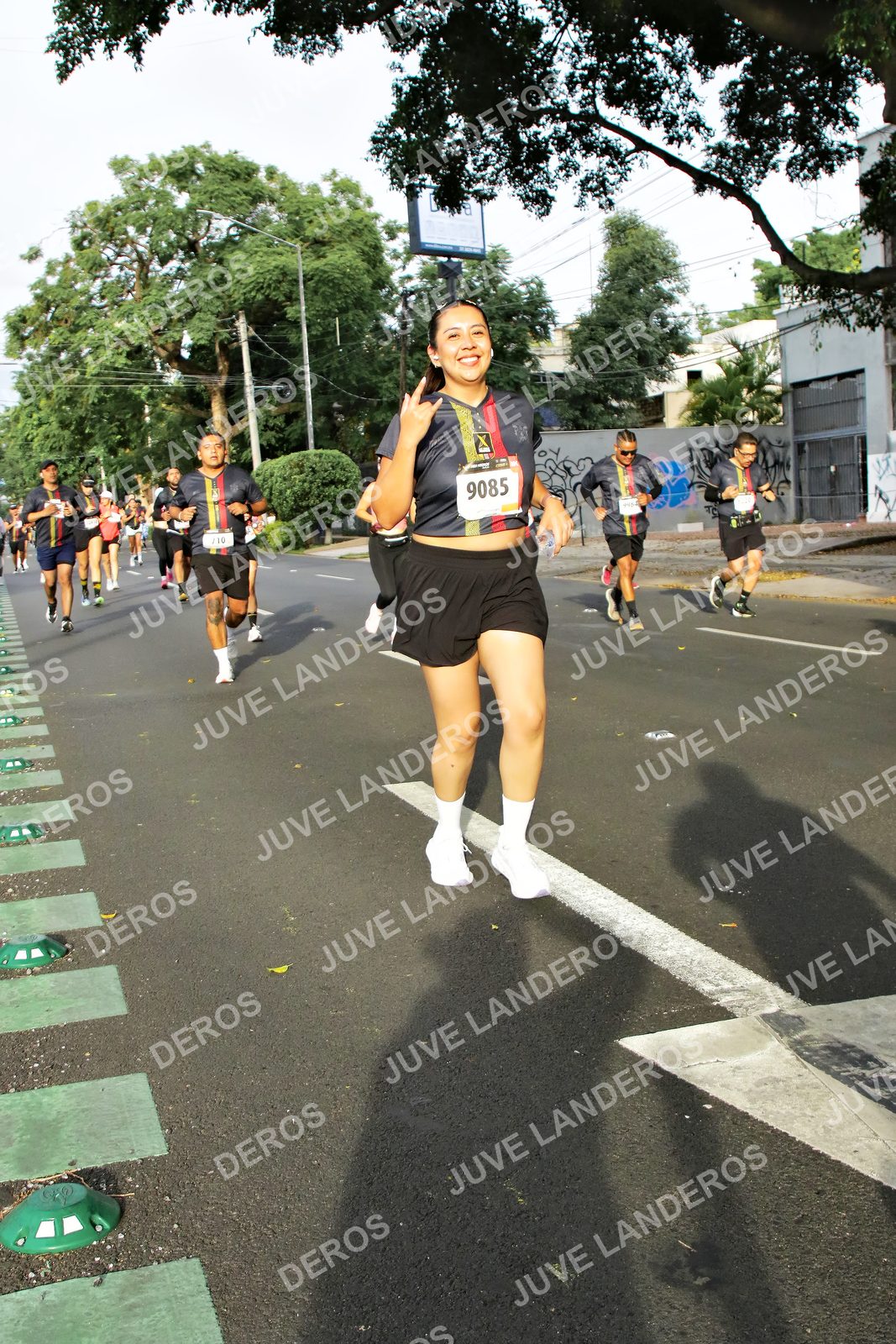 Foto de la X Carrera Leones Negros Red Cola 2026 en Rectoría General de la UdeG, Av. Juárez 976 (meta en Av. Enrique Díaz de León y Pedro Moreno), Guadalajara a las 08:02 · dorsal 9085