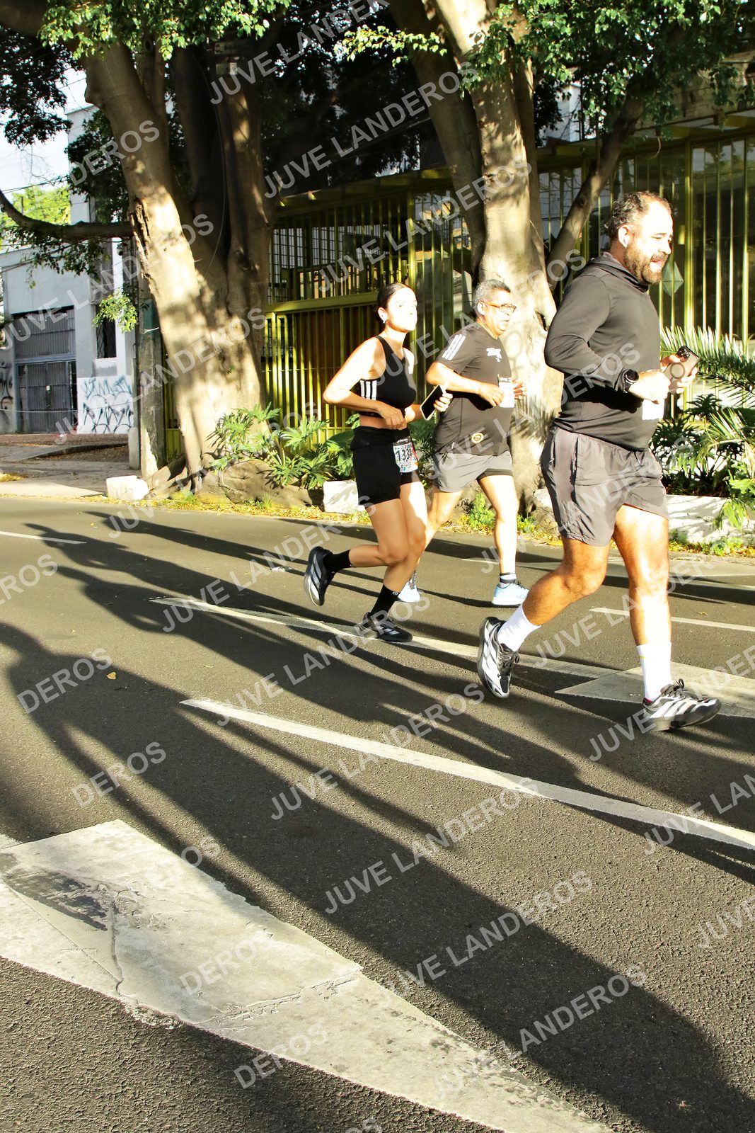 Foto de la X Carrera Leones Negros Red Cola 2026 en Rectoría General de la UdeG, Av. Juárez 976 (meta en Av. Enrique Díaz de León y Pedro Moreno), Guadalajara a las 07:47