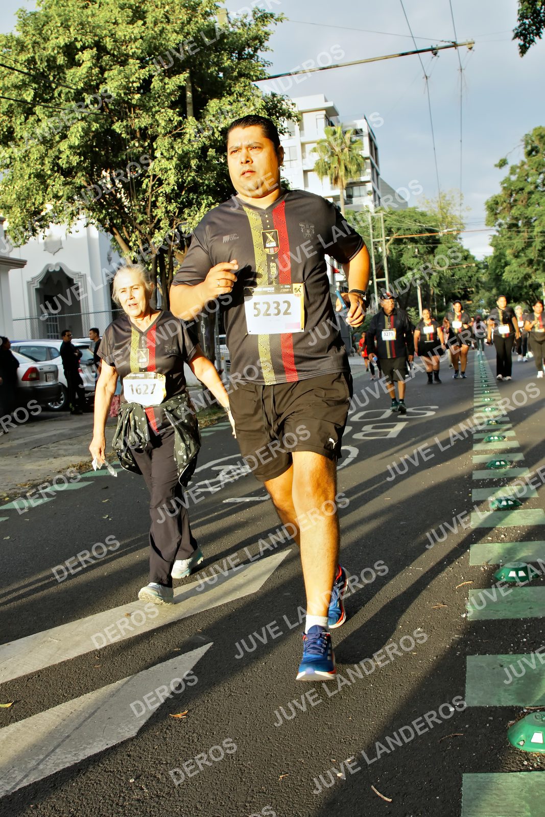 Foto de la X Carrera Leones Negros Red Cola 2026 en Rectoría General de la UdeG, Av. Juárez 976 (meta en Av. Enrique Díaz de León y Pedro Moreno), Guadalajara a las 07:25 · dorsal 5232, 1627