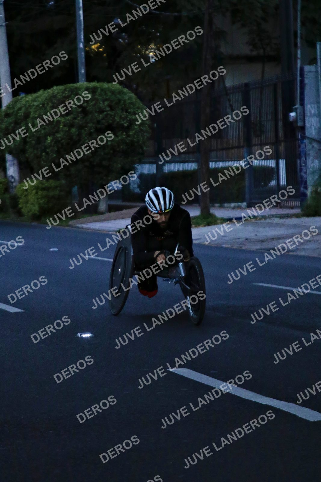 Foto de la X Carrera Leones Negros Red Cola 2026 en Rectoría General de la UdeG, Av. Juárez 976 (meta en Av. Enrique Díaz de León y Pedro Moreno), Guadalajara a las 04:46