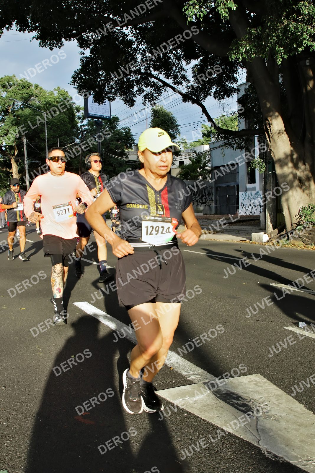 Foto de la X Carrera Leones Negros Red Cola 2026 en Rectoría General de la UdeG, Av. Juárez 976 (meta en Av. Enrique Díaz de León y Pedro Moreno), Guadalajara a las 07:45 · dorsal 9271, 12924