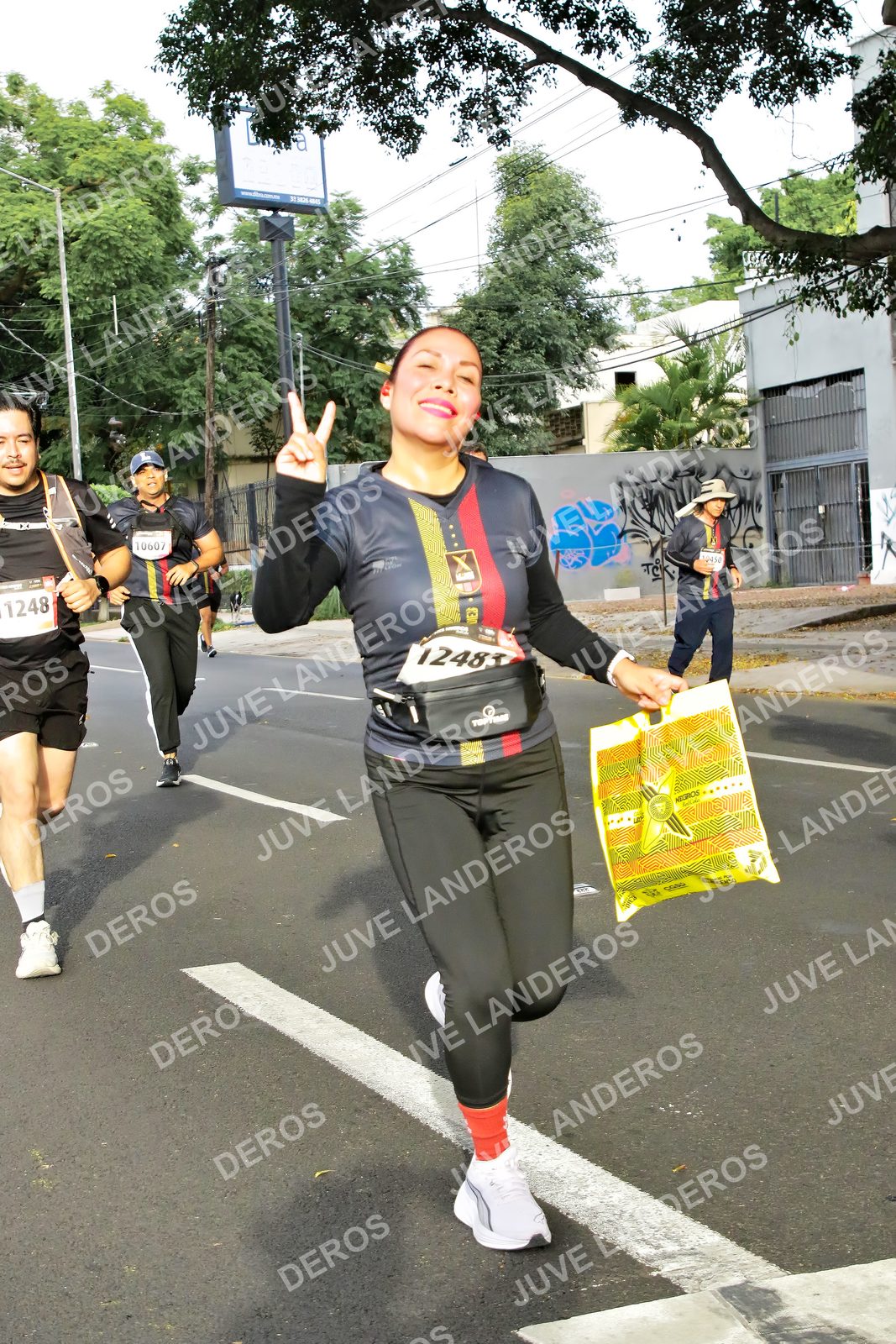 Foto de la X Carrera Leones Negros Red Cola 2026 en Rectoría General de la UdeG, Av. Juárez 976 (meta en Av. Enrique Díaz de León y Pedro Moreno), Guadalajara a las 08:05 · dorsal 10607, 12483