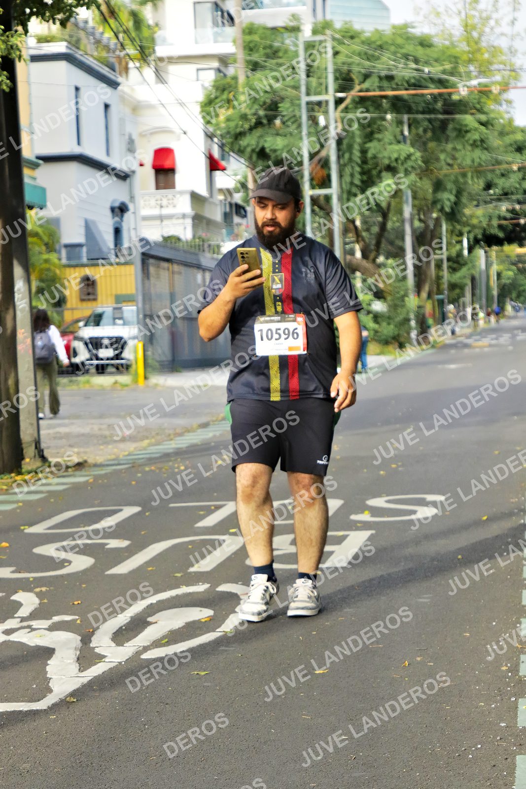 Foto de la X Carrera Leones Negros Red Cola 2026 en Rectoría General de la UdeG, Av. Juárez 976 (meta en Av. Enrique Díaz de León y Pedro Moreno), Guadalajara a las 08:12 · dorsal 10596