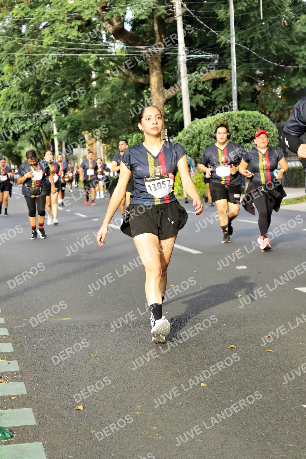Foto de la X Carrera Leones Negros Red Cola 2026 en Rectoría General de la UdeG, Av. Juárez 976 (meta en Av. Enrique Díaz de León y Pedro Moreno), Guadalajara a las 08:12 · dorsal 13052