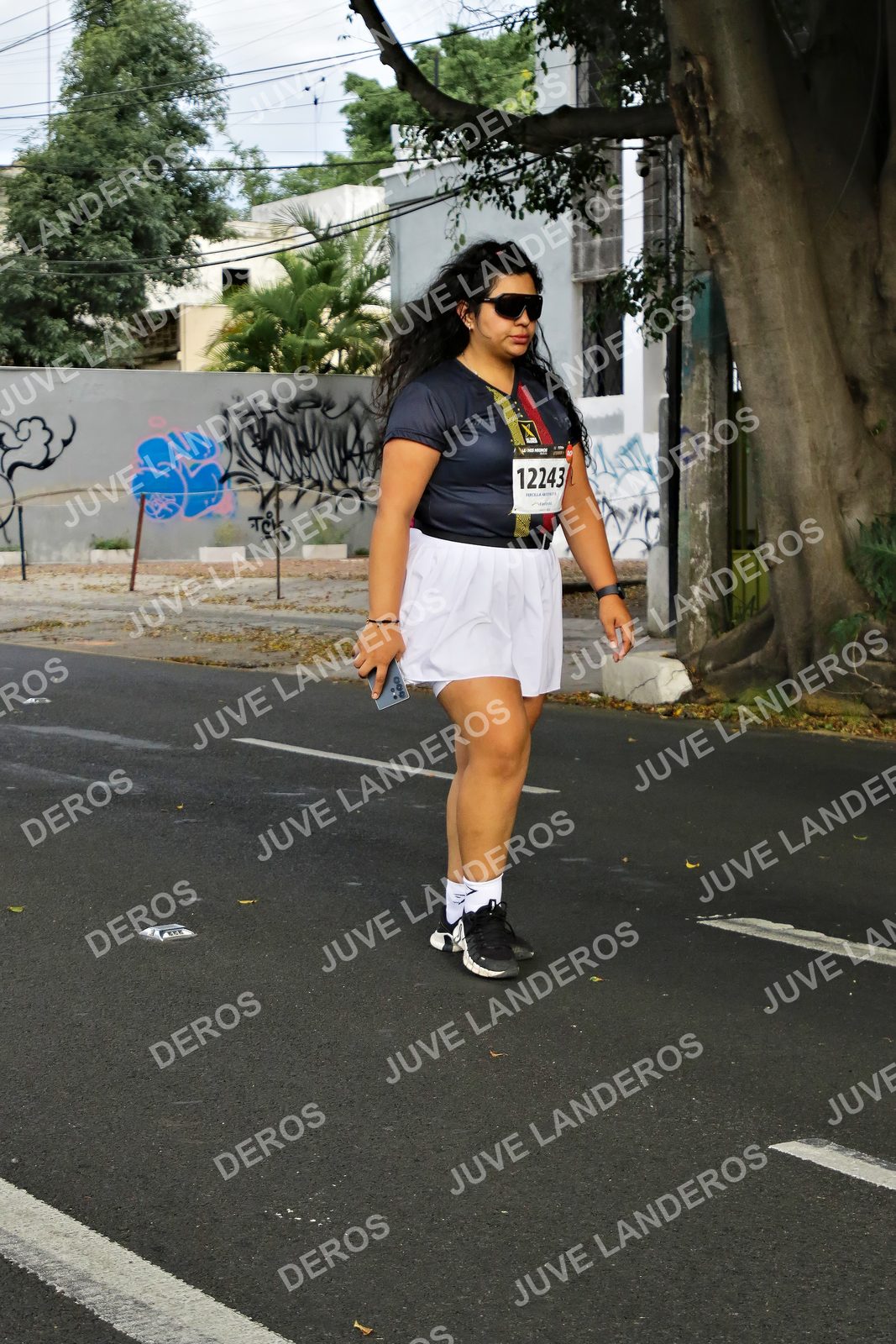 Foto de la X Carrera Leones Negros Red Cola 2026 en Rectoría General de la UdeG, Av. Juárez 976 (meta en Av. Enrique Díaz de León y Pedro Moreno), Guadalajara a las 08:16 · dorsal 12243