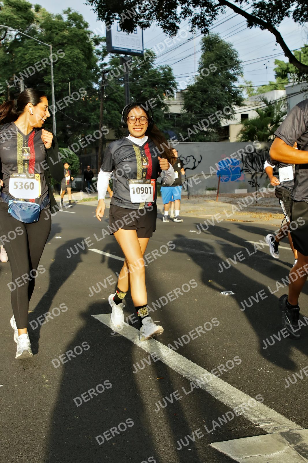 Foto de la X Carrera Leones Negros Red Cola 2026 en Rectoría General de la UdeG, Av. Juárez 976 (meta en Av. Enrique Díaz de León y Pedro Moreno), Guadalajara a las 07:35 · dorsal 5360, 10901