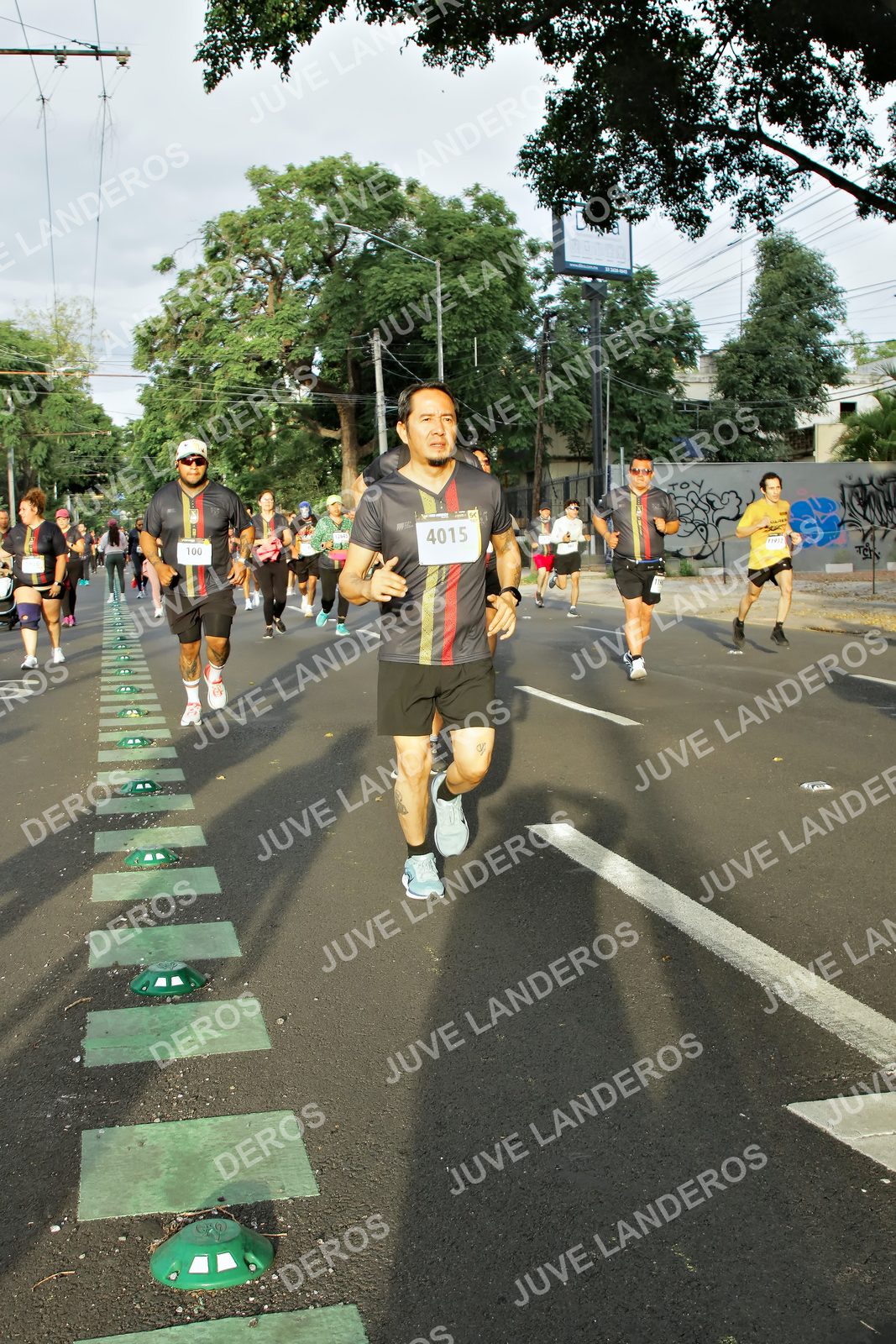 Foto de la X Carrera Leones Negros Red Cola 2026 en Rectoría General de la UdeG, Av. Juárez 976 (meta en Av. Enrique Díaz de León y Pedro Moreno), Guadalajara a las 07:33 · dorsal 4015, 100