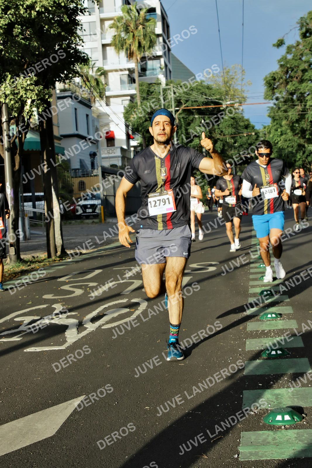 Foto de la X Carrera Leones Negros Red Cola 2026 en Rectoría General de la UdeG, Av. Juárez 976 (meta en Av. Enrique Díaz de León y Pedro Moreno), Guadalajara a las 07:44 · dorsal 12791, 9559, 2481