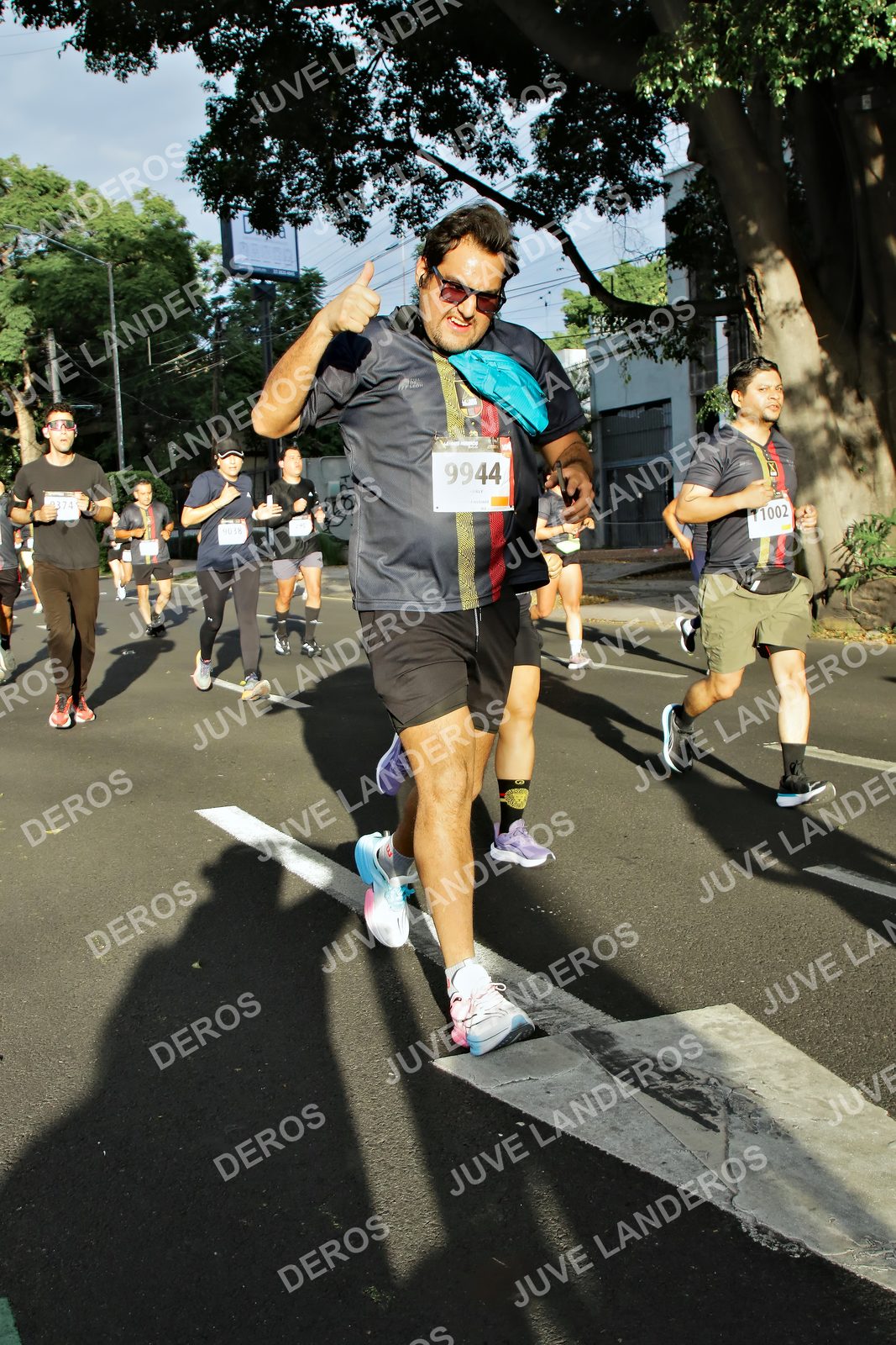 Foto de la X Carrera Leones Negros Red Cola 2026 en Rectoría General de la UdeG, Av. Juárez 976 (meta en Av. Enrique Díaz de León y Pedro Moreno), Guadalajara a las 07:46 · dorsal 9944, 1002