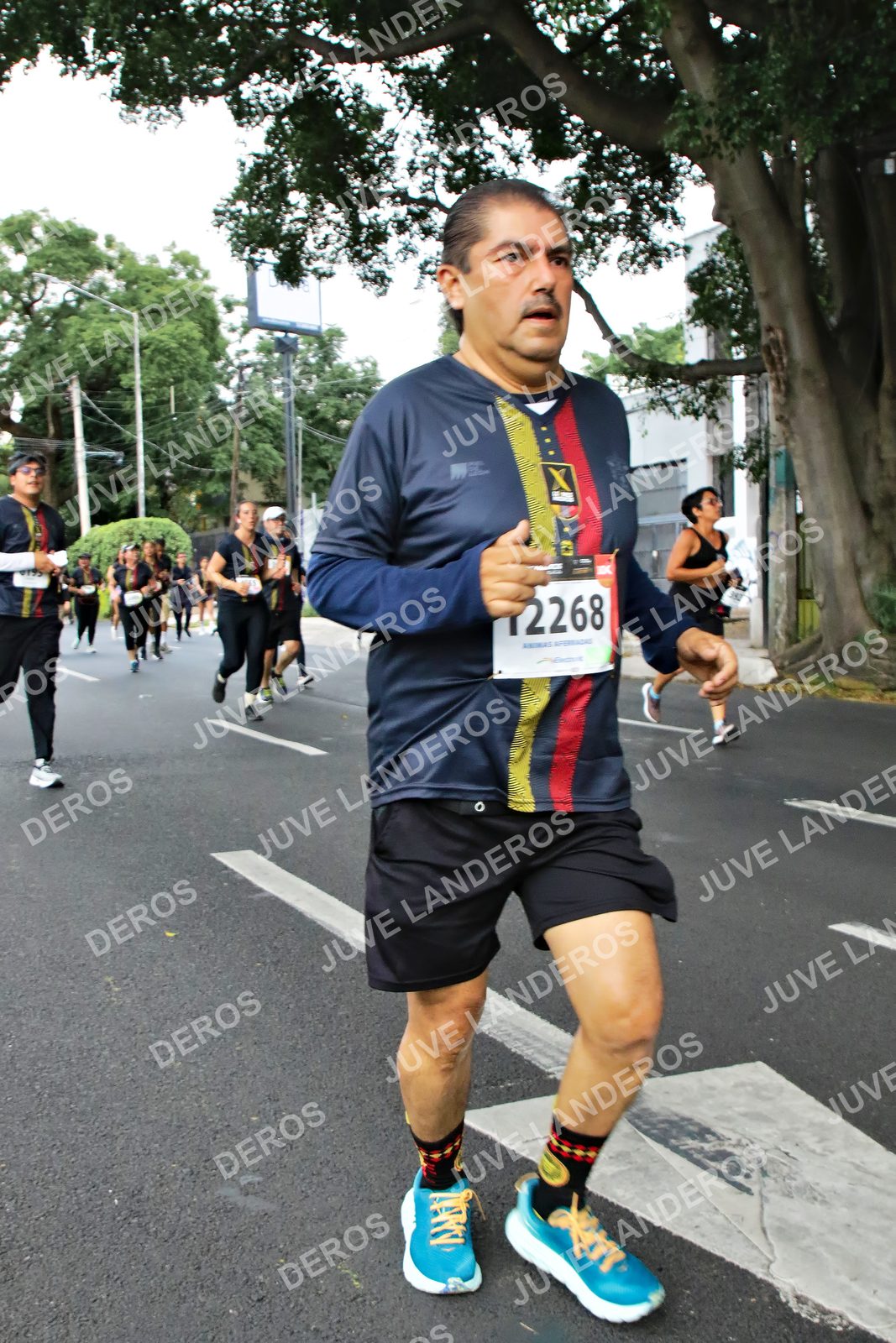 Foto de la X Carrera Leones Negros Red Cola 2026 en Rectoría General de la UdeG, Av. Juárez 976 (meta en Av. Enrique Díaz de León y Pedro Moreno), Guadalajara a las 07:14 · dorsal 12268
