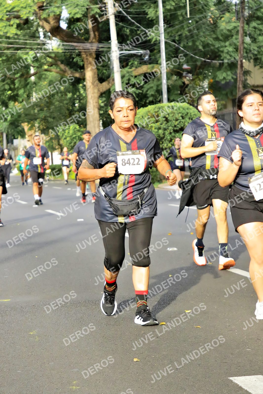 Foto de la X Carrera Leones Negros Red Cola 2026 en Rectoría General de la UdeG, Av. Juárez 976 (meta en Av. Enrique Díaz de León y Pedro Moreno), Guadalajara a las 08:12 · dorsal 8422
