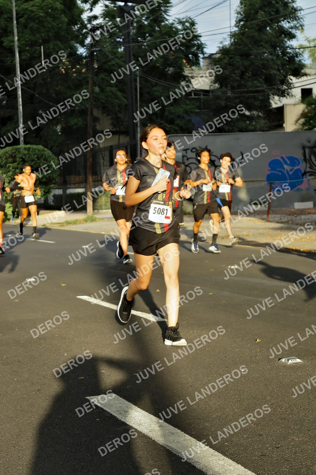 Foto de la X Carrera Leones Negros Red Cola 2026 en Rectoría General de la UdeG, Av. Juárez 976 (meta en Av. Enrique Díaz de León y Pedro Moreno), Guadalajara a las 07:30 · dorsal 5081