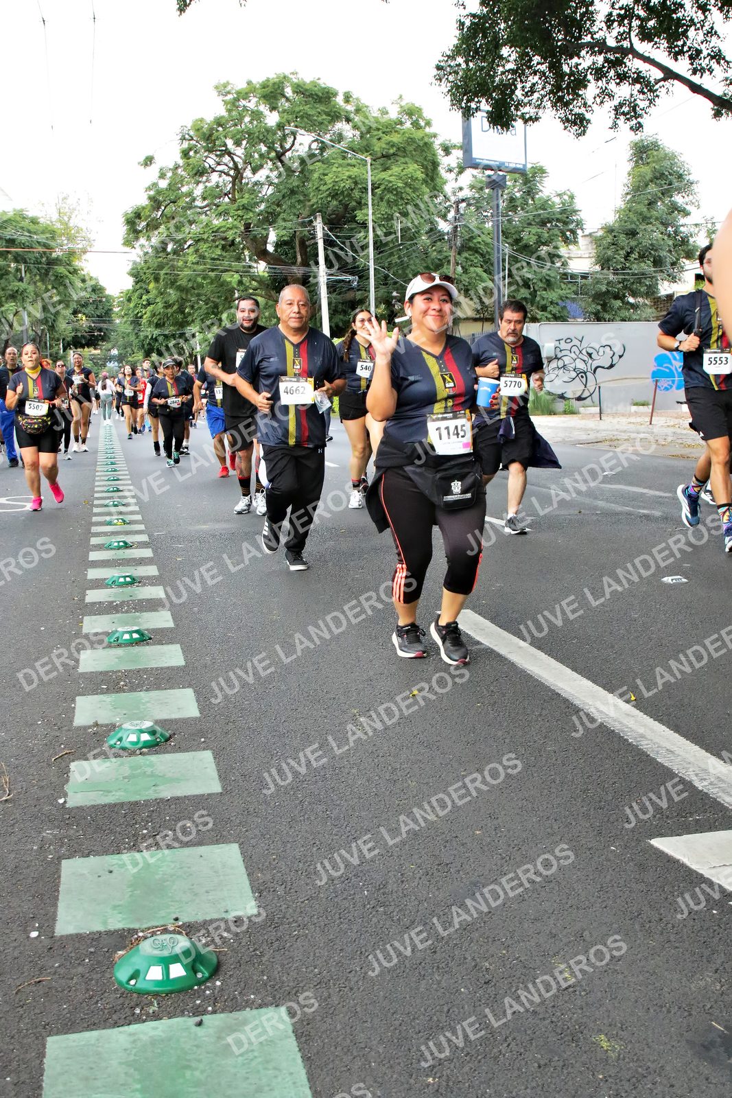 Foto de la X Carrera Leones Negros Red Cola 2026 en Rectoría General de la UdeG, Av. Juárez 976 (meta en Av. Enrique Díaz de León y Pedro Moreno), Guadalajara a las 07:15 · dorsal 4662, 1145, 540, 5770