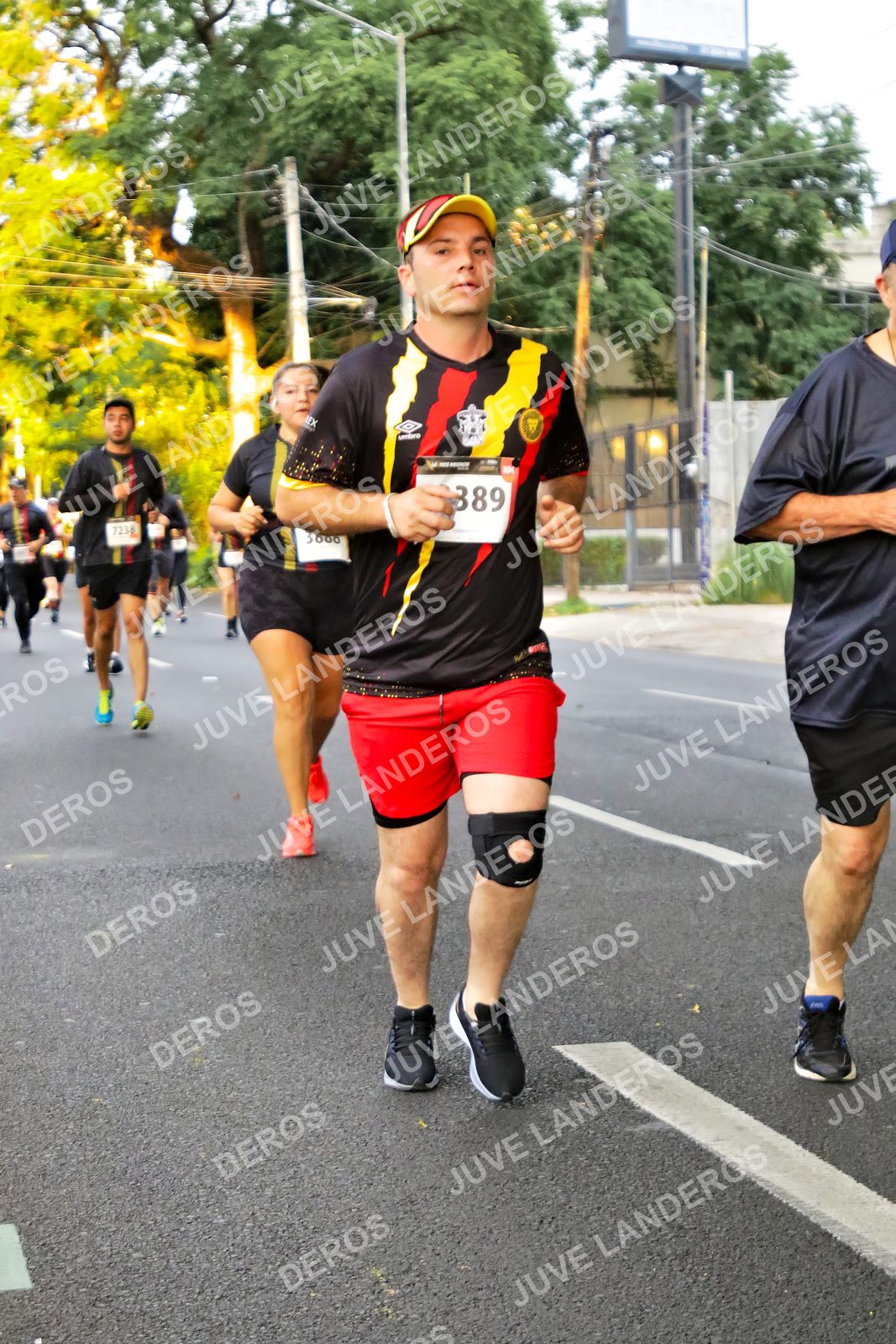 Foto de la X Carrera Leones Negros Red Cola 2026 en Rectoría General de la UdeG, Av. Juárez 976 (meta en Av. Enrique Díaz de León y Pedro Moreno), Guadalajara a las 05:04 · dorsal 3000