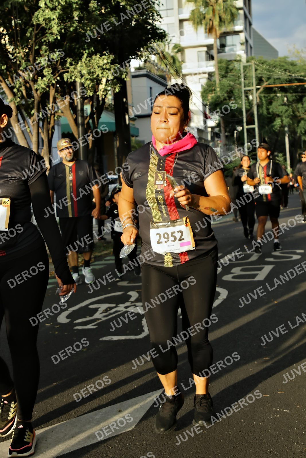 Foto de la X Carrera Leones Negros Red Cola 2026 en Rectoría General de la UdeG, Av. Juárez 976 (meta en Av. Enrique Díaz de León y Pedro Moreno), Guadalajara a las 07:31 · dorsal 2952, 20