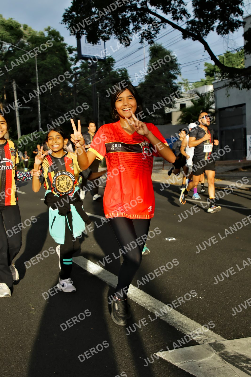 Foto de la X Carrera Leones Negros Red Cola 2026 en Rectoría General de la UdeG, Av. Juárez 976 (meta en Av. Enrique Díaz de León y Pedro Moreno), Guadalajara a las 07:37 · dorsal 11123