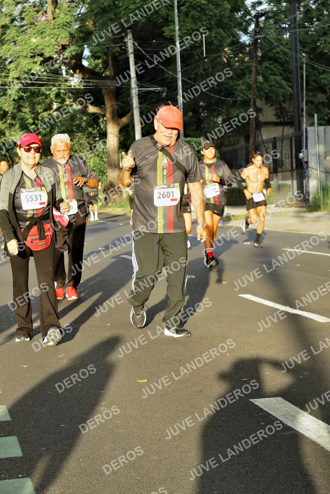 Foto de la X Carrera Leones Negros Red Cola 2026 en Rectoría General de la UdeG, Av. Juárez 976 (meta en Av. Enrique Díaz de León y Pedro Moreno), Guadalajara a las 07:30 · dorsal 2601, 5531, 8499