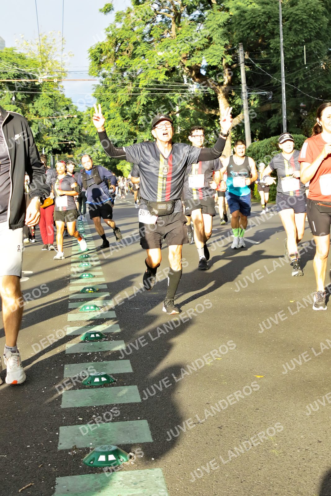 Foto de la X Carrera Leones Negros Red Cola 2026 en Rectoría General de la UdeG, Av. Juárez 976 (meta en Av. Enrique Díaz de León y Pedro Moreno), Guadalajara a las 07:50 · dorsal 987
