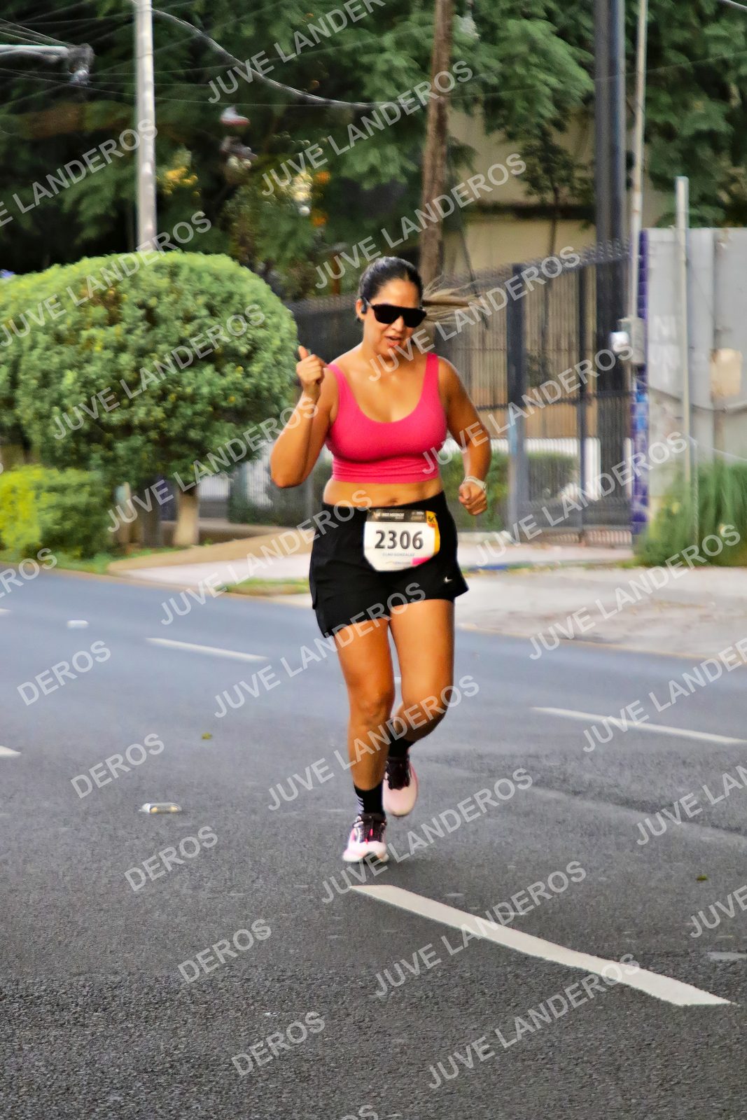 Foto de la X Carrera Leones Negros Red Cola 2026 en Rectoría General de la UdeG, Av. Juárez 976 (meta en Av. Enrique Díaz de León y Pedro Moreno), Guadalajara a las 04:59 · dorsal 2306