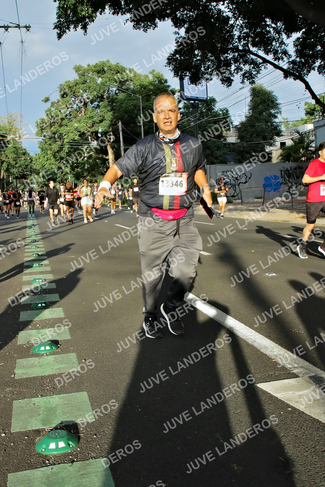 Foto de la X Carrera Leones Negros Red Cola 2026 en Rectoría General de la UdeG, Av. Juárez 976 (meta en Av. Enrique Díaz de León y Pedro Moreno), Guadalajara a las 07:44 · dorsal 13346