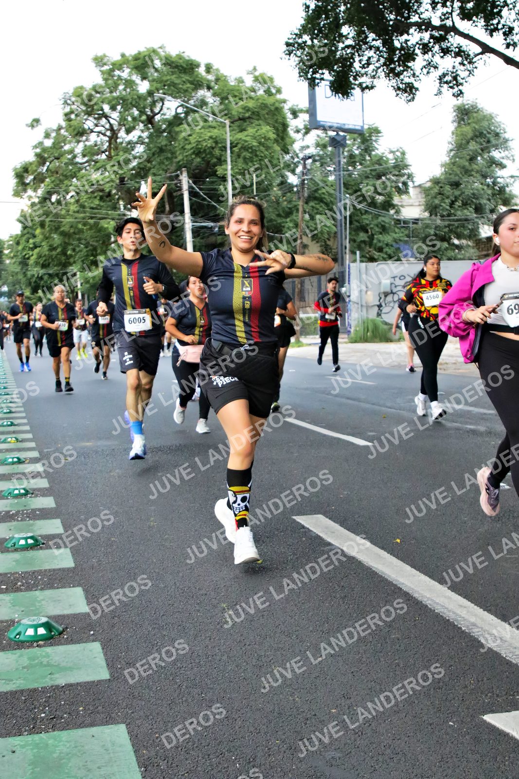 Foto de la X Carrera Leones Negros Red Cola 2026 en Rectoría General de la UdeG, Av. Juárez 976 (meta en Av. Enrique Díaz de León y Pedro Moreno), Guadalajara a las 05:12 · dorsal 6005, 69, 4560