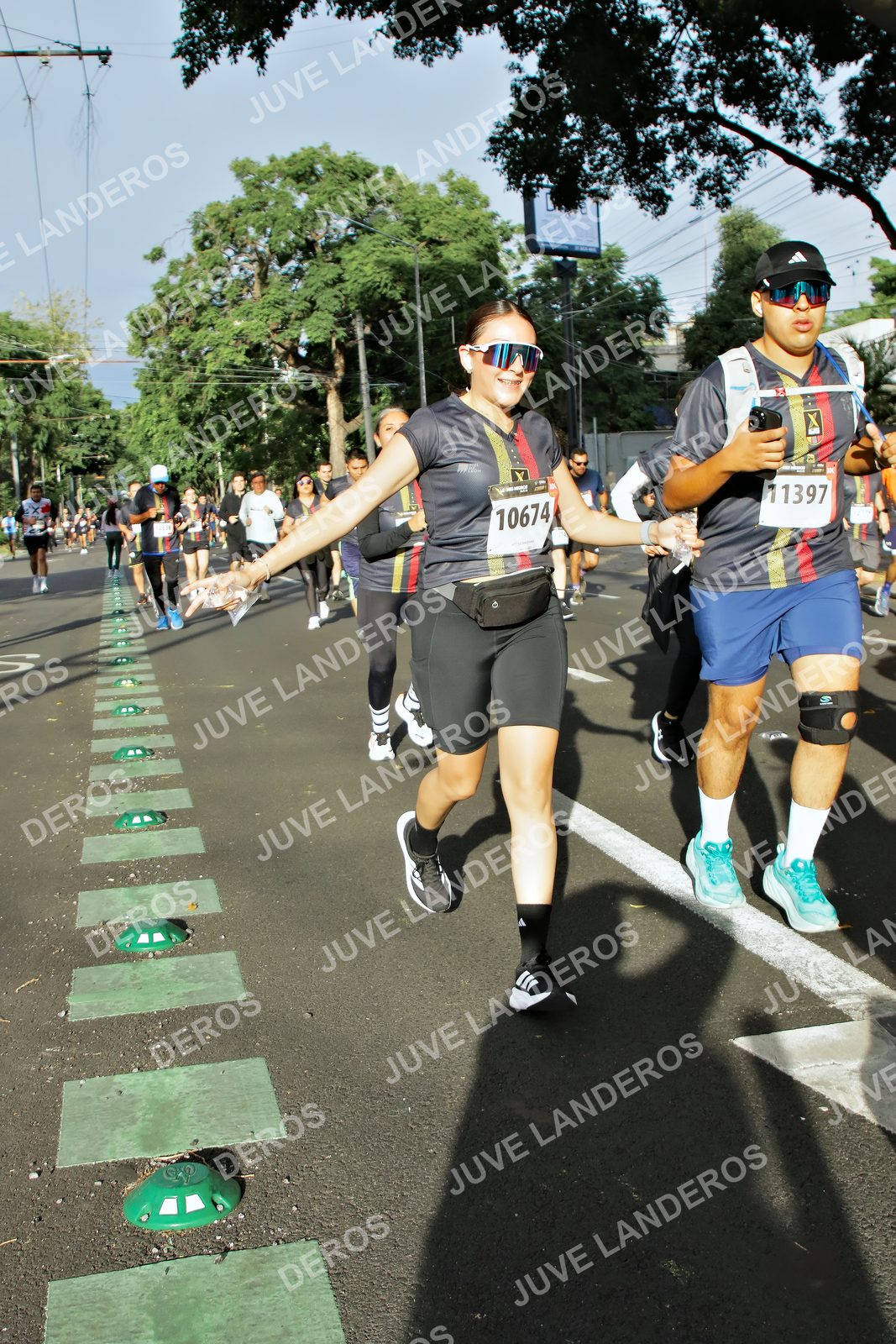 Foto de la X Carrera Leones Negros Red Cola 2026 en Rectoría General de la UdeG, Av. Juárez 976 (meta en Av. Enrique Díaz de León y Pedro Moreno), Guadalajara a las 07:59 · dorsal 11397, 10674
