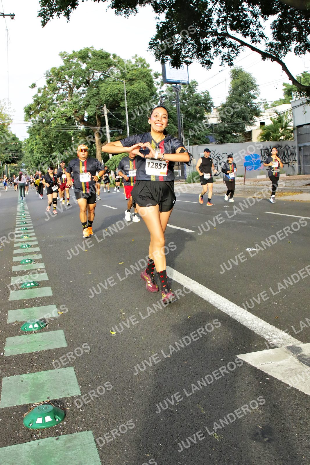 Foto de la X Carrera Leones Negros Red Cola 2026 en Rectoría General de la UdeG, Av. Juárez 976 (meta en Av. Enrique Díaz de León y Pedro Moreno), Guadalajara a las 08:05 · dorsal 12857